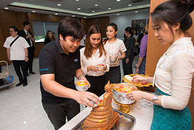 บริษัท ธรรมนิติ จำกัด (มหาชน) ได้จัดงานสืบสานประเพณีสงกรานต์ เนื่องในวันปีใหม่ไทย ๒๕๖๐