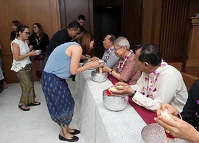 บริษัท ธรรมนิติ จำกัด (มหาชน) ได้จัดงานสืบสานประเพณีสงกรานต์ เนื่องในวันปีใหม่ไทย ๒๕๖๐