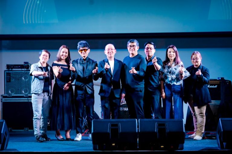 Black & White Carpet 2026