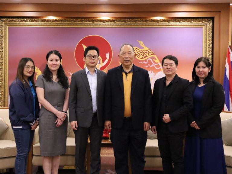 ลูกค้าบริษัท สอบบัญชีธรรมนิติ จำกัด เข้าพบผู้บริหารธรรมนิติ เนื่องในโอกาสเทศกาลปีใหม่ไทย